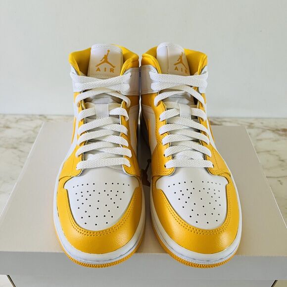 NIKE Air Jordan 1 Mid White/White/University Gold - US 7 - Picture 3 of 7